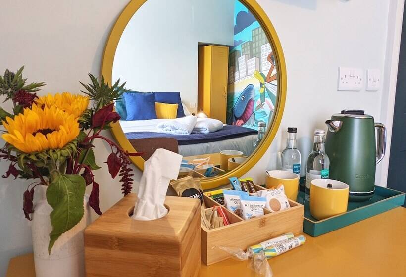 هاستل The Stirling Arms Pub & Rooms