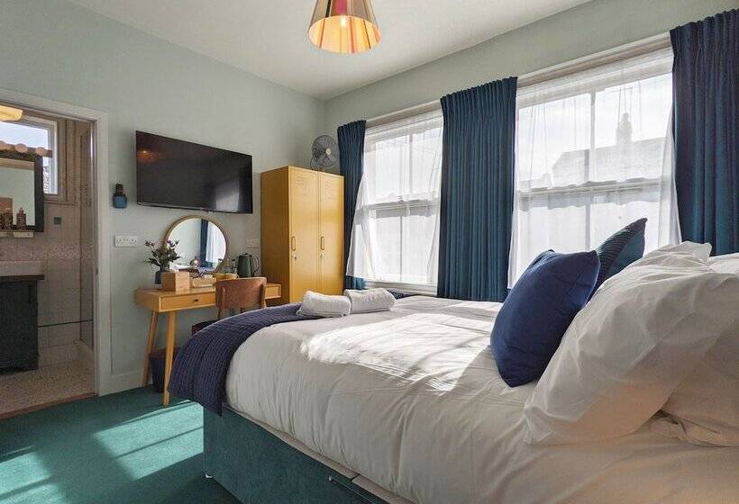 هاستل The Stirling Arms Pub & Rooms