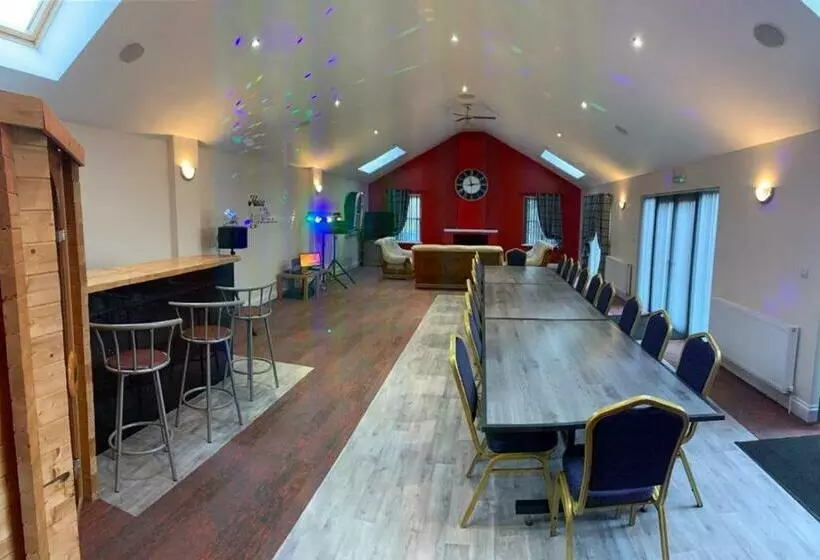 Aamiaismajoitus (B&B) Belton House Holiday Home