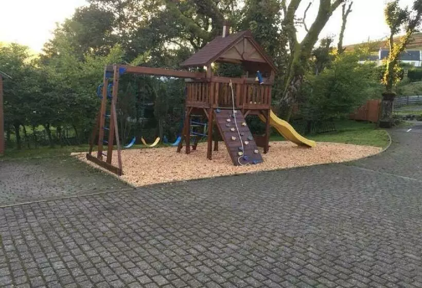 Aamiaismajoitus (B&B) Belton House Holiday Home