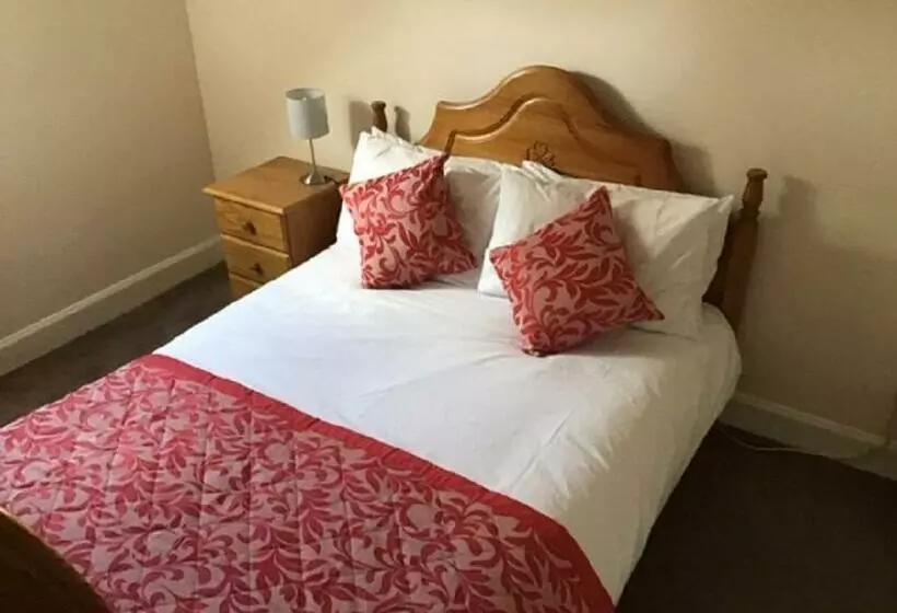 Aamiaismajoitus (B&B) Belton House Holiday Home