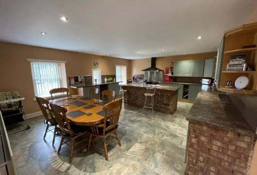 Aamiaismajoitus (B&B) Belton House Holiday Home