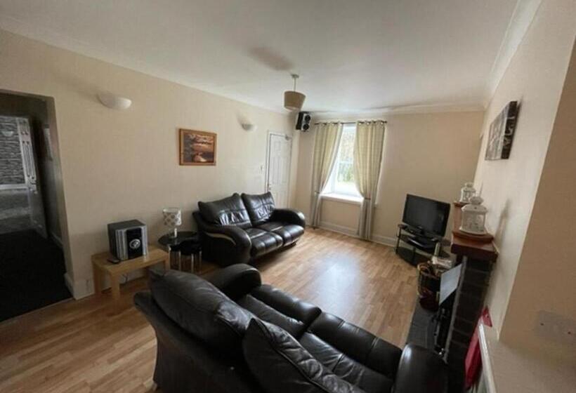 مبيت وإفطار Belton House Holiday Home