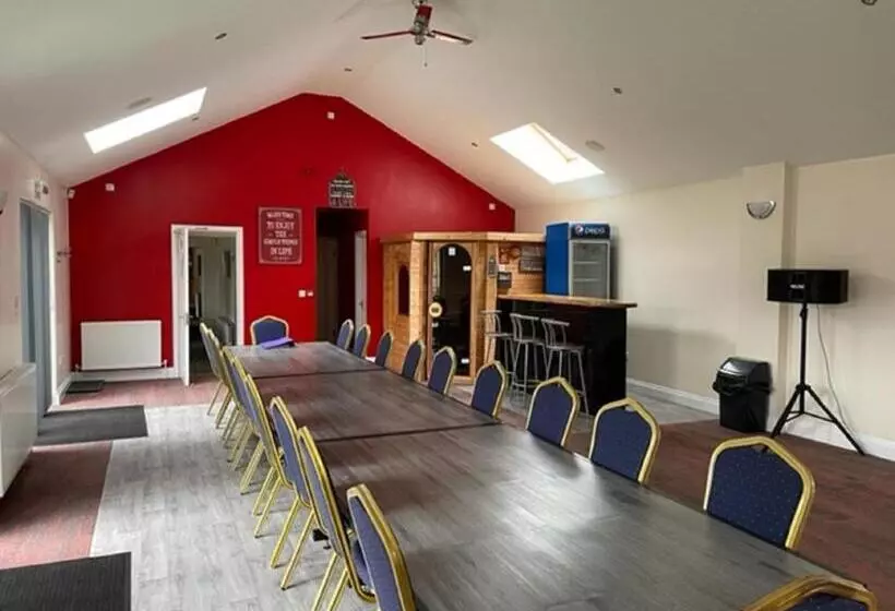 Aamiaismajoitus (B&B) Belton House Holiday Home