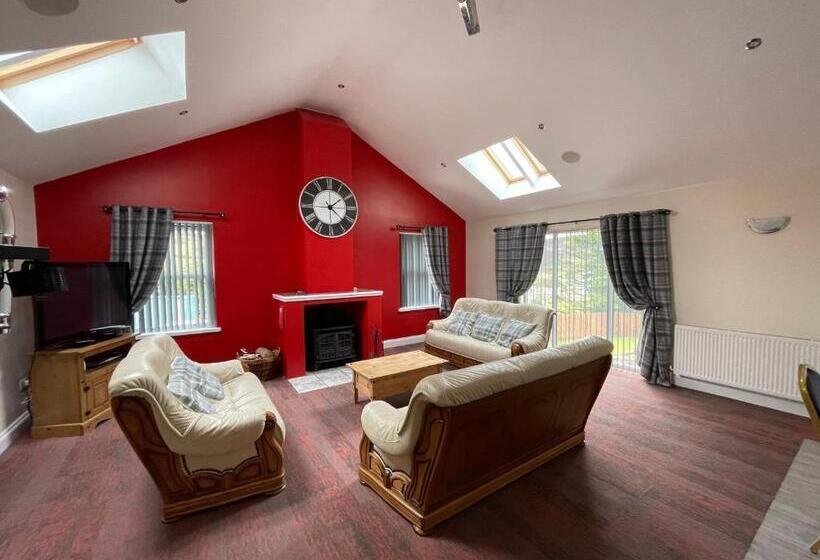 مبيت وإفطار Belton House Holiday Home