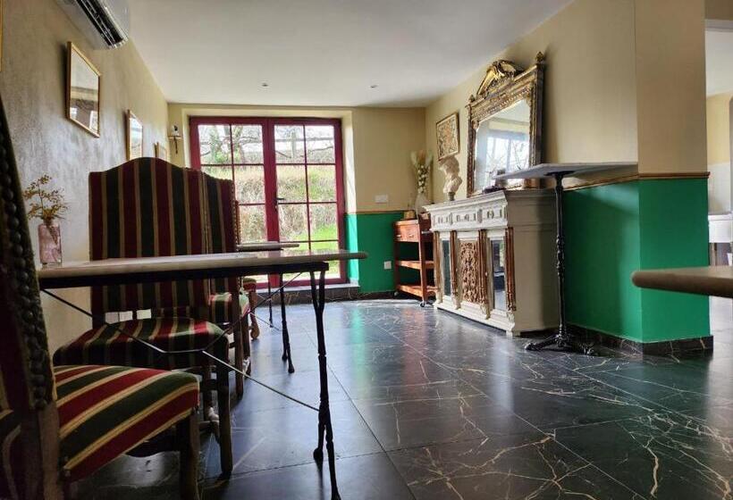 بنسيون La Perchonniere