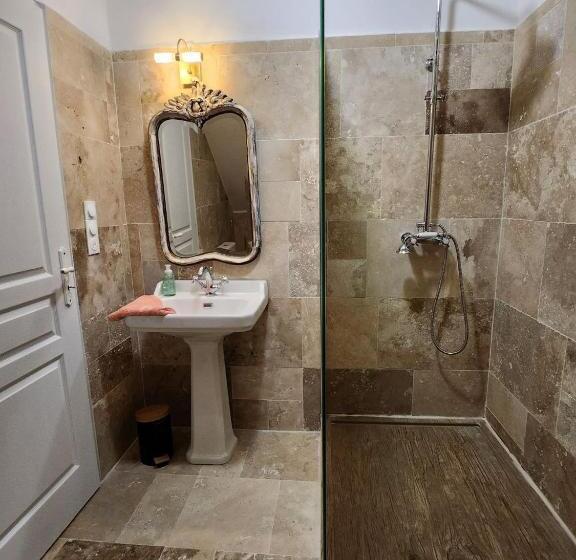 بنسيون La Perchonniere