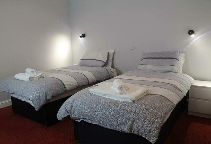 پانسیون The Sportsman Chalets