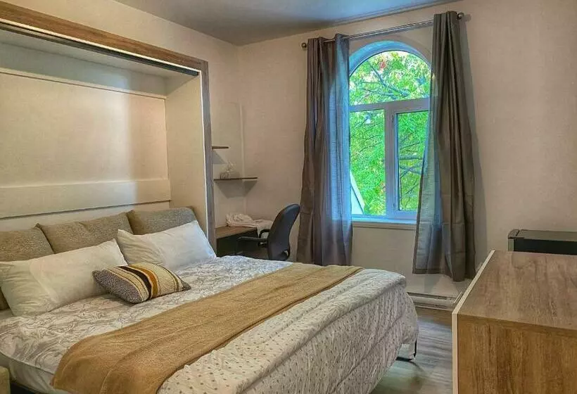 Hotelli Auberge Le St Alexis