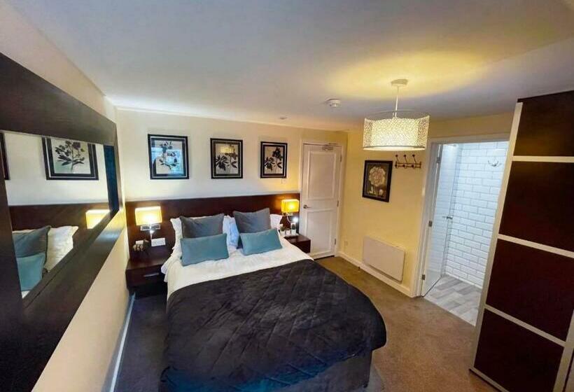 هتل The High Flyer