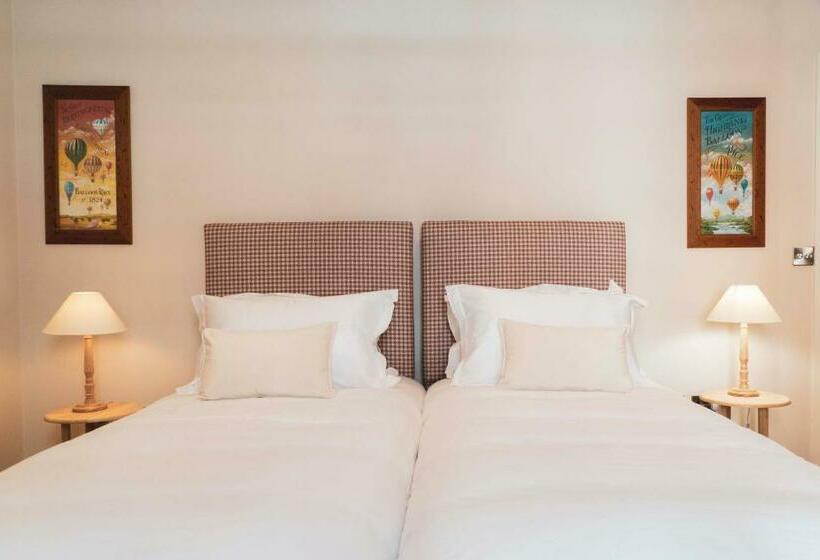 فندق صغير The Ship Inn