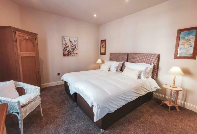 فندق صغير The Ship Inn