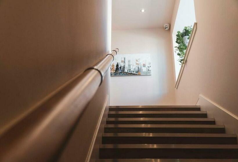 فندق صغير The Ship Inn