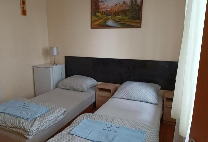 膳宿费 Akhilleus Vendégház