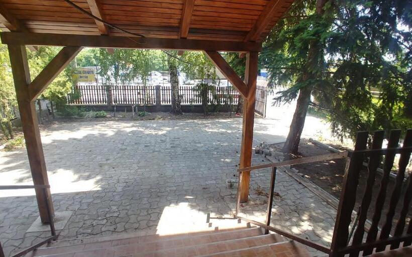 膳宿费 Akhilleus Vendégház