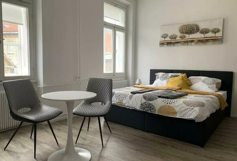 پانسیون Epicenter   Rooms & Terrace