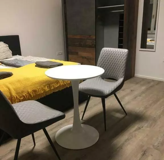 پانسیون Epicenter   Rooms & Terrace