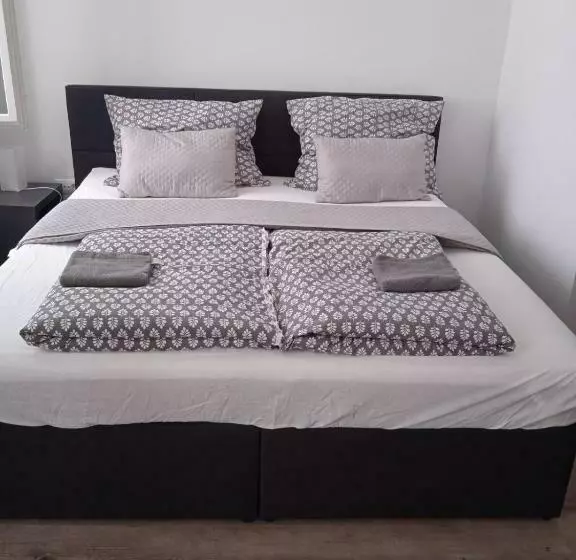 پانسیون Epicenter   Rooms & Terrace