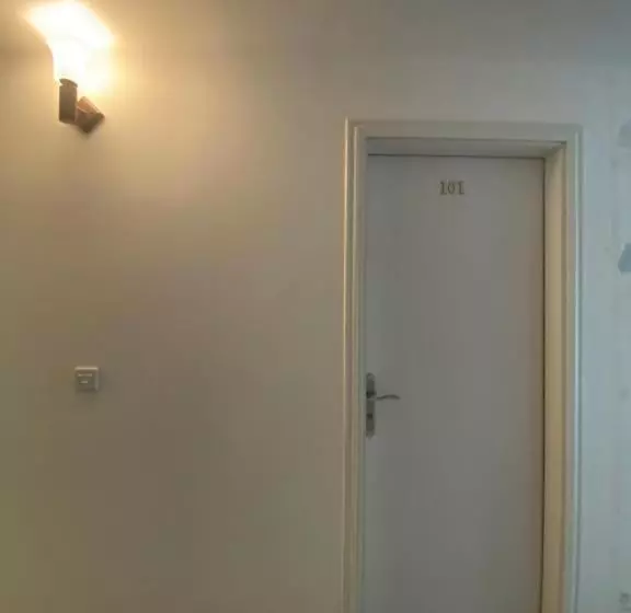 پانسیون Hedheykuri Residence Fuvahmulah