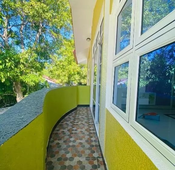 پانسیون Hedheykuri Residence Fuvahmulah