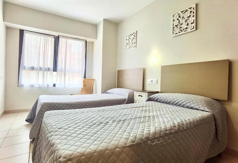 פנסיון Hostal Rigau