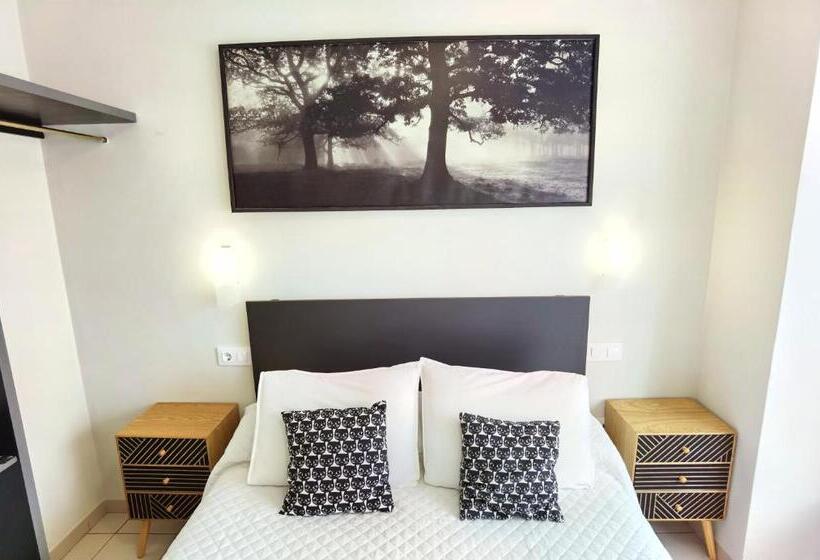 פנסיון Hostal Rigau