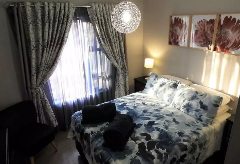 ペンション Locust Retreat Immaculate 2bedroom Cottage