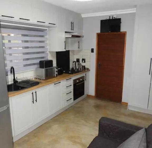 ペンション Locust Retreat Immaculate 2bedroom Cottage