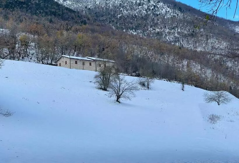 Aamiaismajoitus (B&B) Casale Nella Valle