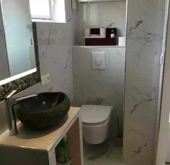 تختخواب و صبحانه Le Train Sifflera Trois Fois