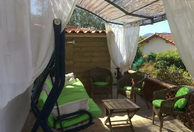 تختخواب و صبحانه Le Train Sifflera Trois Fois
