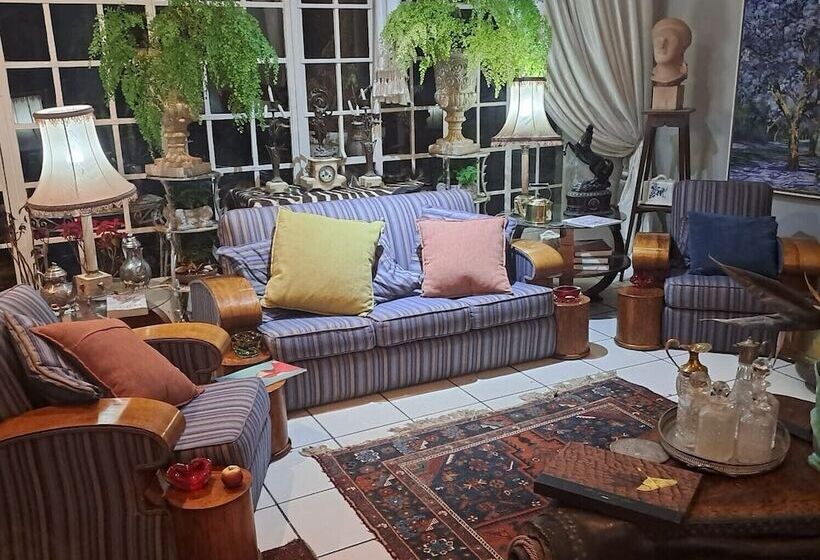 بنسيون Michaelangelo Guest House