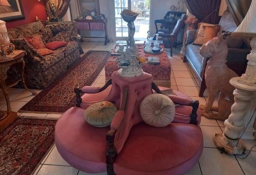 بنسيون Michaelangelo Guest House