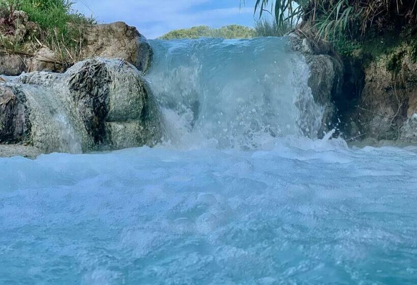 مبيت وإفطار Casale Terre Rosse