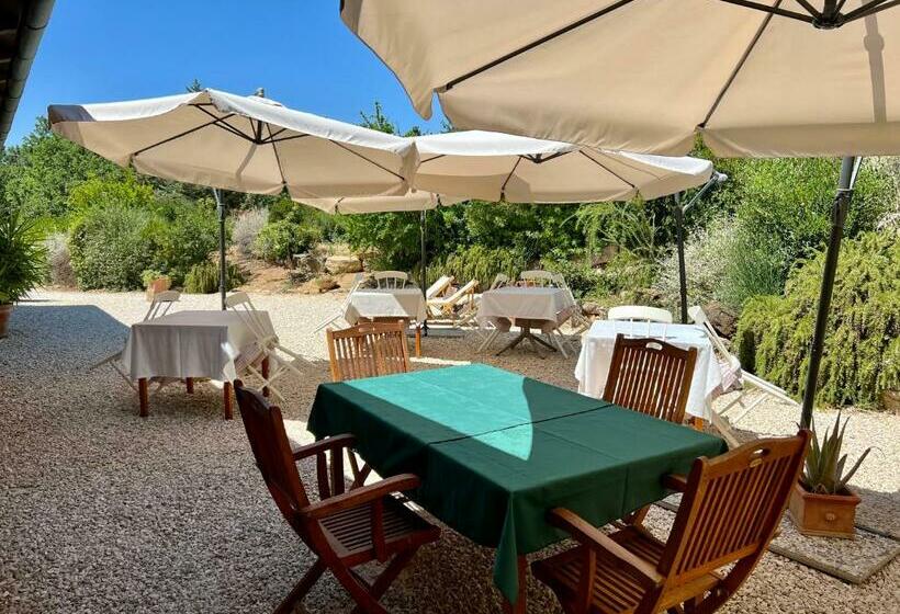 مبيت وإفطار Casale Terre Rosse