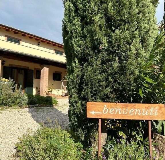 مبيت وإفطار Casale Terre Rosse