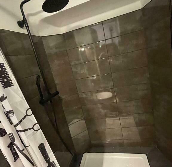 住宿加早餐  La Reynière