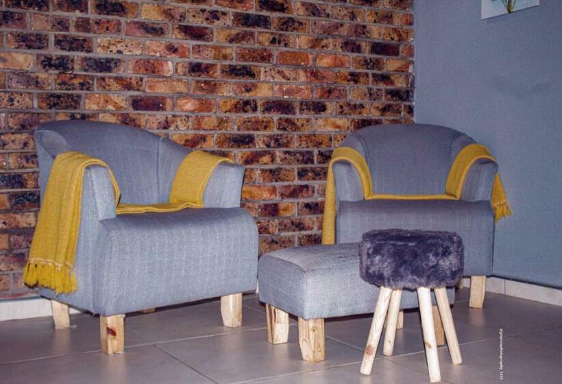 Bed & Breakfast Warmbaths Thai Spa And Guest House