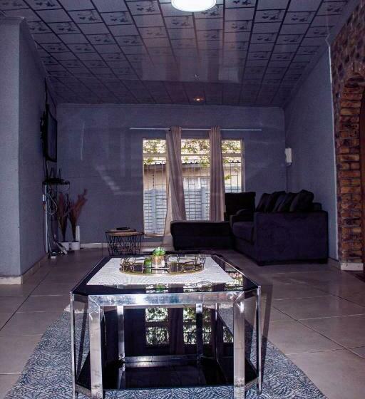 Bed & Breakfast Warmbaths Thai Spa And Guest House