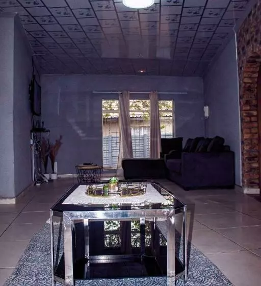 ベッドアンドブレックファースト Warmbaths Thai Spa And Guest House