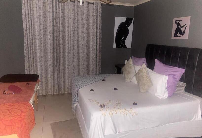 Bed & Breakfast Warmbaths Thai Spa And Guest House