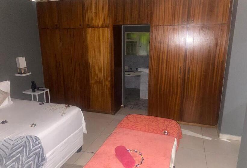 Bed & Breakfast Warmbaths Thai Spa And Guest House