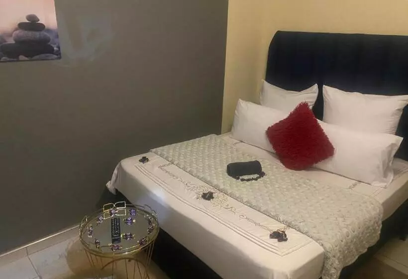 ベッドアンドブレックファースト Warmbaths Thai Spa And Guest House