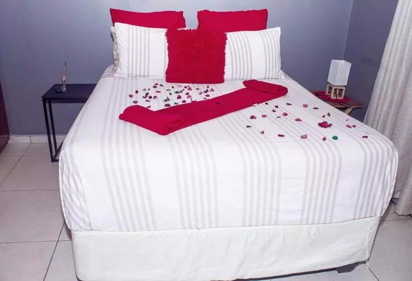 ベッドアンドブレックファースト Warmbaths Thai Spa And Guest House