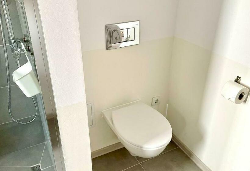 Elvetianul Tobias Apart