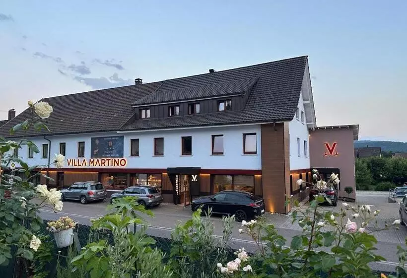 Hotelli Villa Martino   Zum Hirsch