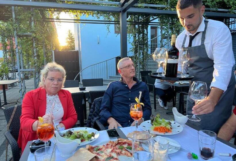 호텔 Villa Martino   Zum Hirsch