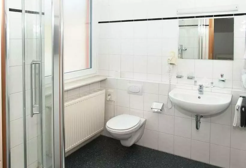 Hotelli Villa Martino   Zum Hirsch