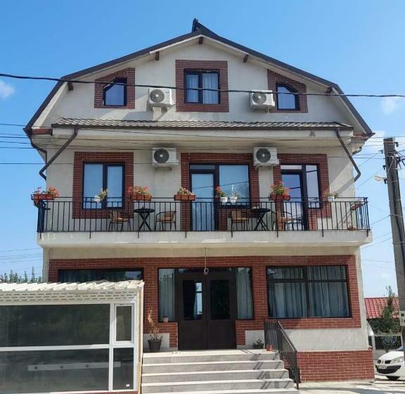 بنسيون Casa Florea