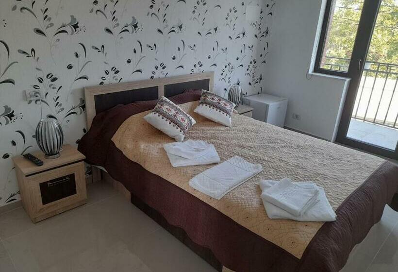 بنسيون Casa Florea